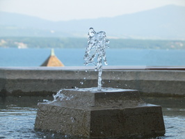 2006 06-Geneva Fountain - Lake in Background